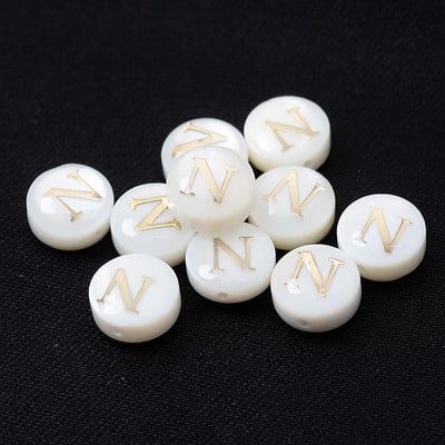 10/30 τμχ/παρτίδα Φυσικές χάντρες κοχυλιών 8 χιλιοστών Στρογγυλές κάθετες τρύπες με γράμματα αλφάβητου χάντρες για κοσμήματα κατασκευής Diy βραχιόλι κολιέ