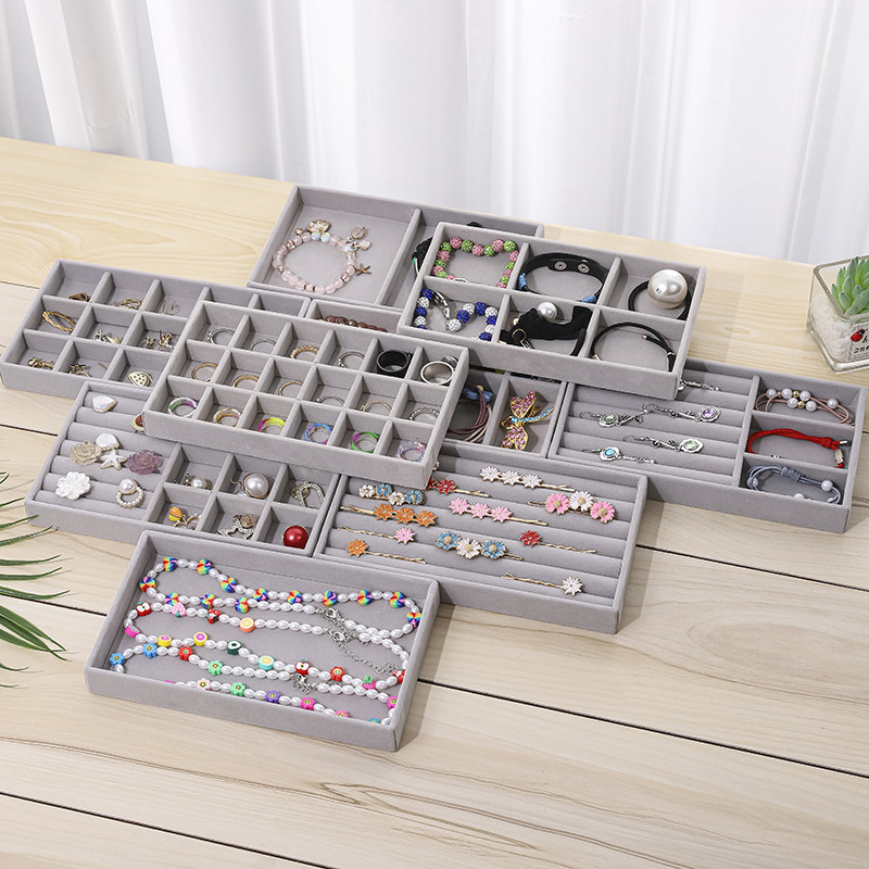 Ékszerdoboz szürke puha bársony ékszer fülbevaló nyaklánc medál karkötő tárolótálca kijelzőszervező