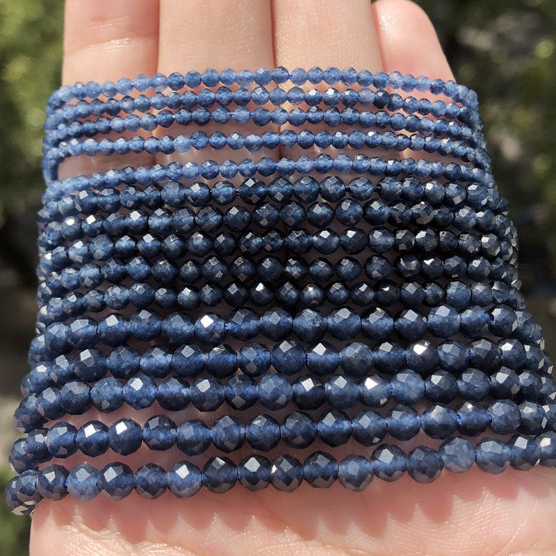 Naturaalsest sinisest safiirist ümmarguse tahvliga lahtine vaherõngas, tillukesed helmed, meisterdamine käevõru kõrvarõngavõru ehete valmistamiseks 15 tolli 2/3/4 mm