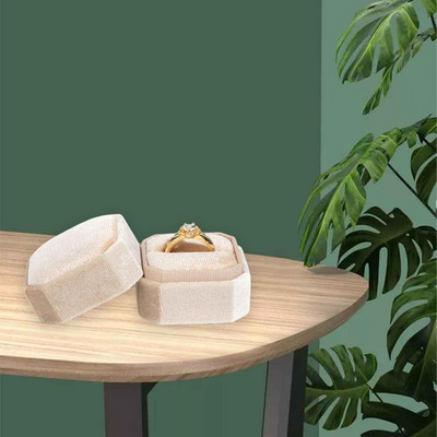 Kaheksanurkne velvetist sõrmuse karbihoidja ehete korraldaja kaelakee kõrvarõngad ehtehoidja tseremoonia tüdrukute ettepanekud