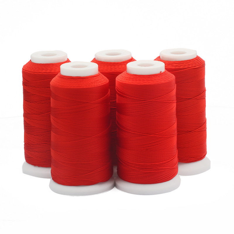 Punane nailonist nöörist pärlimisniit Hiina sõlm makraamnöörist käevõru punutud köiega nöör ehete valmistamiseks meisterdades käsitöö tuti kaelakee