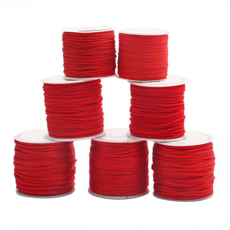 Punane nailonist nöörist pärlimisniit Hiina sõlm makraamnöörist käevõru punutud köiega nöör ehete valmistamiseks meisterdades käsitöö tuti kaelakee