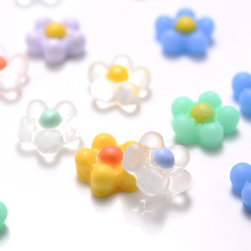 100 vnt 7 mm 3D paprastos gėlės nagų lipdukai Elegantiškas vestuvių dizaino lipnūs slankikliai vasaros tekstūruotos graviruotos dekoracijos