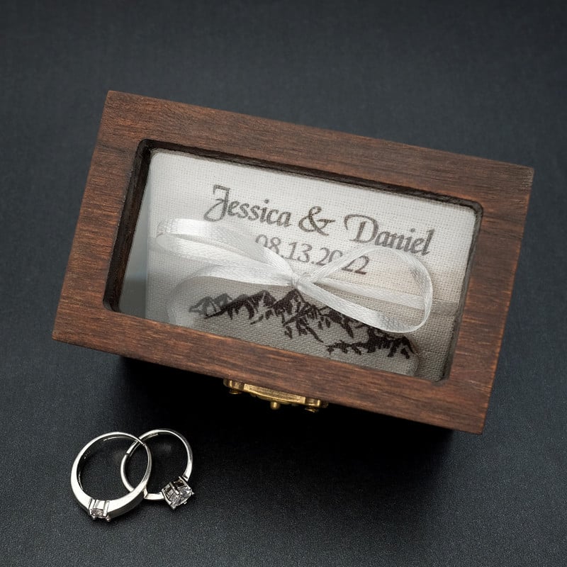 Személyre szabott jegygyűrűtartó doboz eljegyzési gyűrűtartó doboz fa gyűrűtartó ékszerdoboz ajánlódoboz rusztikus fa gyűrűtartó