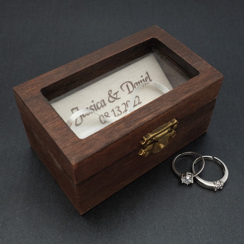 Személyre szabott jegygyűrűtartó doboz eljegyzési gyűrűtartó doboz fa gyűrűtartó ékszerdoboz ajánlódoboz rusztikus fa gyűrűtartó