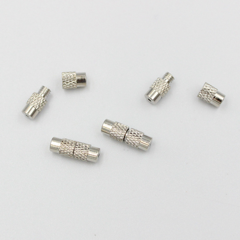 20 tk messingist sambaga kruviklambrid, tünniga keeratav klamber käevõru kaelakee ehete jaoks Leiud 4x12 mm