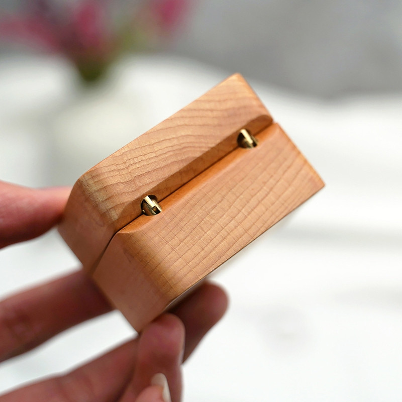 Puidust ehete kinkekarp Väike maalähedane kihlasõrmuse karp Kaasaskantav ehteümbris sõrmusekarp Käsitsi valmistatud antiikne sõrmuseümbris