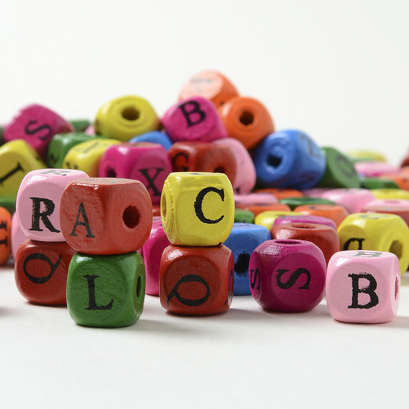 50/100/200 vnt/part Natūralaus medžio karoliukai Mišrios spalvos Kvadratinių raidžių abėcėlės karoliukai papuošalų gaminimo reikmenims Pasidaryk pats apyrankės karoliai