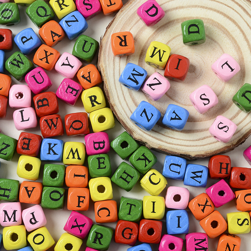 50/100/200 vnt/part Natūralaus medžio karoliukai Mišrios spalvos Kvadratinių raidžių abėcėlės karoliukai papuošalų gaminimo reikmenims Pasidaryk pats apyrankės karoliai