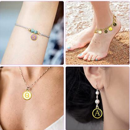 26 buc. Mărgele cu litere amestecate cu alfabet, smalț din metal, cu litere, pandantiv cu două fețe, pentru fabricarea de bijuterii, colier, brățări