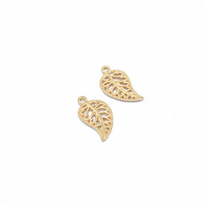 50db 10x18mm Filigrán Leaf Charms Medálok barkács nyaklánchoz kulcstartó telefon Ékszer készítés Kiegészítők Kézművesség