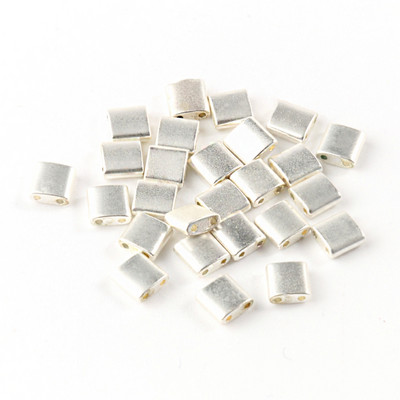 Looduslikust kivist tuhm poola matt kahe auguga hematiitkivi mineraalne lahtised vahehelmed ehete tegemiseks ise käevõru kõrvarõngad tila