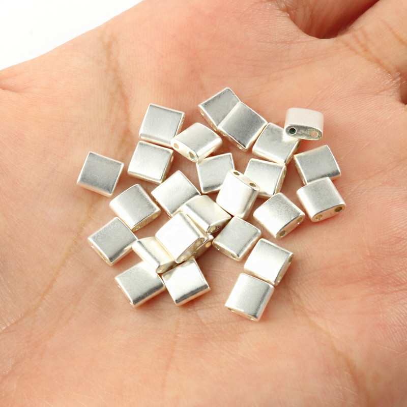 Looduslikust kivist tuhm poola matt kahe auguga hematiitkivi mineraalne lahtised vahehelmed ehete tegemiseks ise käevõru kõrvarõngad tila