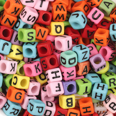 100 τεμάχια/Παρτίδα Μοντέρνα ακρυλικά τετράγωνα αλφάβητα χάντρες με μεγάλη τρύπα γράμμα Loose spacer Bead κοσμήματα χειροποίητα βραχιόλια κατασκευής
