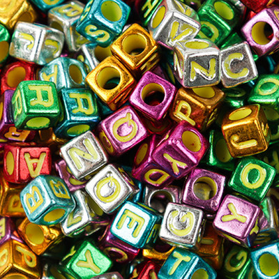 100 τεμάχια/Παρτίδα Μοντέρνα ακρυλικά τετράγωνα αλφάβητα χάντρες με μεγάλη τρύπα γράμμα Loose spacer Bead κοσμήματα χειροποίητα βραχιόλια κατασκευής