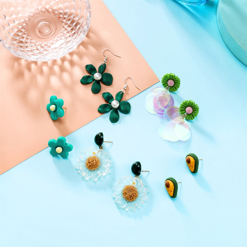 1 set kompleta naušnica. Jednostavna kukica za naušnice u obliku cvijeta. Naušnice s privjeskom. Za početnike. Komplet dodataka za izradu naušnica.