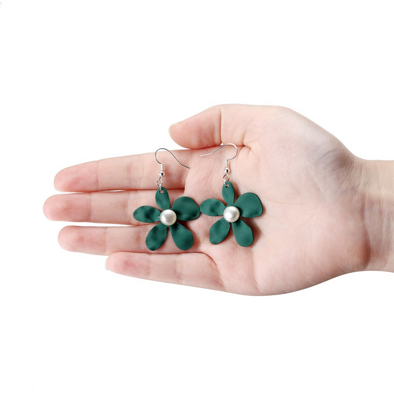 1 set kompleta naušnica. Jednostavna kukica za naušnice u obliku cvijeta. Naušnice s privjeskom. Za početnike. Komplet dodataka za izradu naušnica.