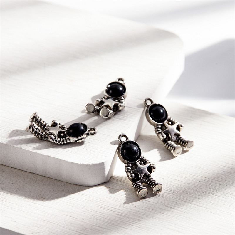 10db Charms Space Man Universe Astronaut Star Antik ezüst színű medálok barkácsoláshoz tibeti ékszerek készítéséhez kézzel készített kiegészítők