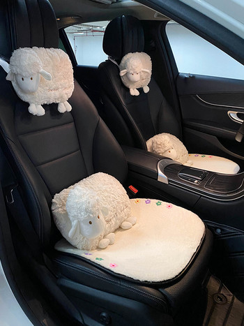 Four Seasons Универсална анимационна плюшена овца Сладки орнаменти за интериора на автомобила Шийни прешлени Възглавница за врата на колата