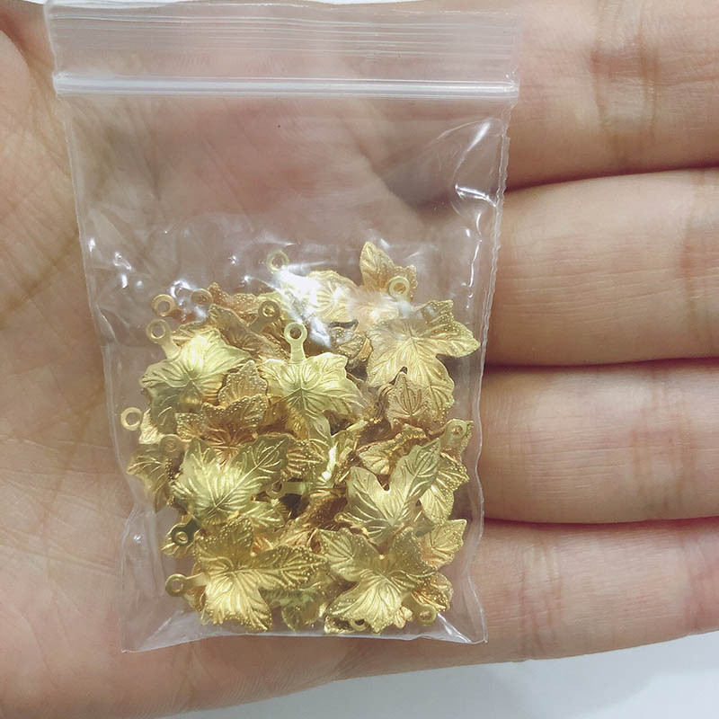 50db 12x15mm arany ezüst színű fém juharlevél medál borítások csatlakozók ékszerkészítéshez való varázslatok barkácsolás kellékek