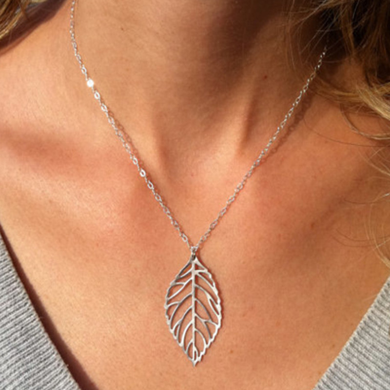 50 tk suur jätk ripats ehete tegemiseks, lehtedest kõrvarõngad, õõnsad hõljuvad filigraansed konnektorid, meisterdamise leiud