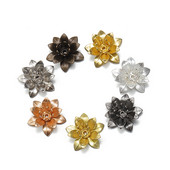 10 tk vasest filigraanist lillepõhjast helme otsa korgi kandik isetehtud ehete tegemiseks Roosakulla hõbedase värvi võlusid Leiud Aksessuaarid