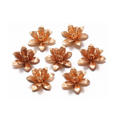 10 tk vasest filigraanist lillepõhjast helme otsa korgi kandik isetehtud ehete tegemiseks Roosakulla hõbedase värvi võlusid Leiud Aksessuaarid