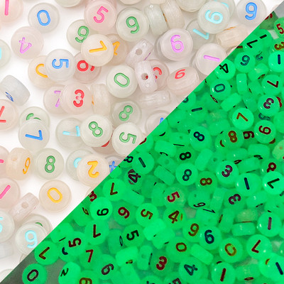 100 vnt / partijos akriliniai šviesūs plokšti karoliukai apvalūs švyti nakties žvaigždės širdelės numerio raidė, skirta apyrankių karolių gamybai