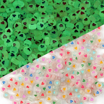 100 vnt / partijos akriliniai šviesūs plokšti karoliukai apvalūs švyti nakties žvaigždės širdelės numerio raidė, skirta apyrankių karolių gamybai