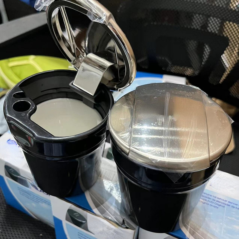 Scrumieră mare ignifugă de dimensiune originală Coș de gunoi Coș de gunoi pentru praf Accesorii portabile pentru mașină Scrumieră auto pentru Audi Q7