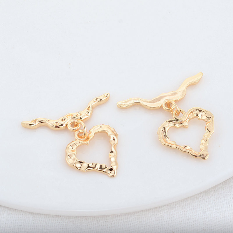 17*26MM 14K aranyozott sárgaréz szív karkötő O billenőkapcsok Kiváló minőségű barkács ékszerkészítési kellékek