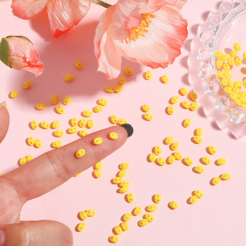 Staklene dvostruke perle s dvije rupe, višebojne, neprozirne razmaknice, DIY nakit, 5 mm x 4 mm, 1 boca (10 g-približno 150 komada)