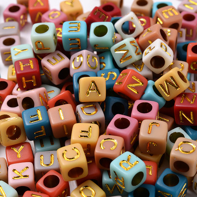 100 vnt kubo abėcėlės akrilo karoliukai 6x6 mm spalvos aukso raidžių karoliukai papuošalų kūrimas apyrankėms karoliai pasidaryk pats didmeninė prekyba