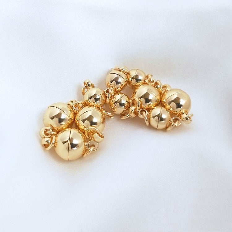 6*11MM 8*14MM 14K arannyal bevont sárgaréz mágneses karkötő-kapcsos gyöngyök Kiváló minőségű barkács ékszerekhez.