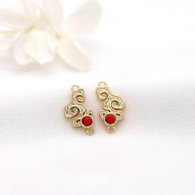 4 vnt., 14K aukso spalvos žalvaris su akmenimis 2 skylutės.