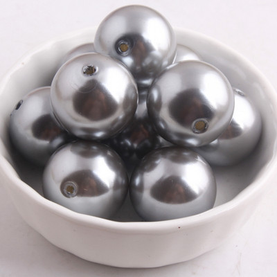 Kwoi Vita ékszerei Színes 20mm-es 6mm-től 28mm-ig terjedő akril kerek gyöngyutánzat gyöngyök a Chunky Beads nyaklánchoz.