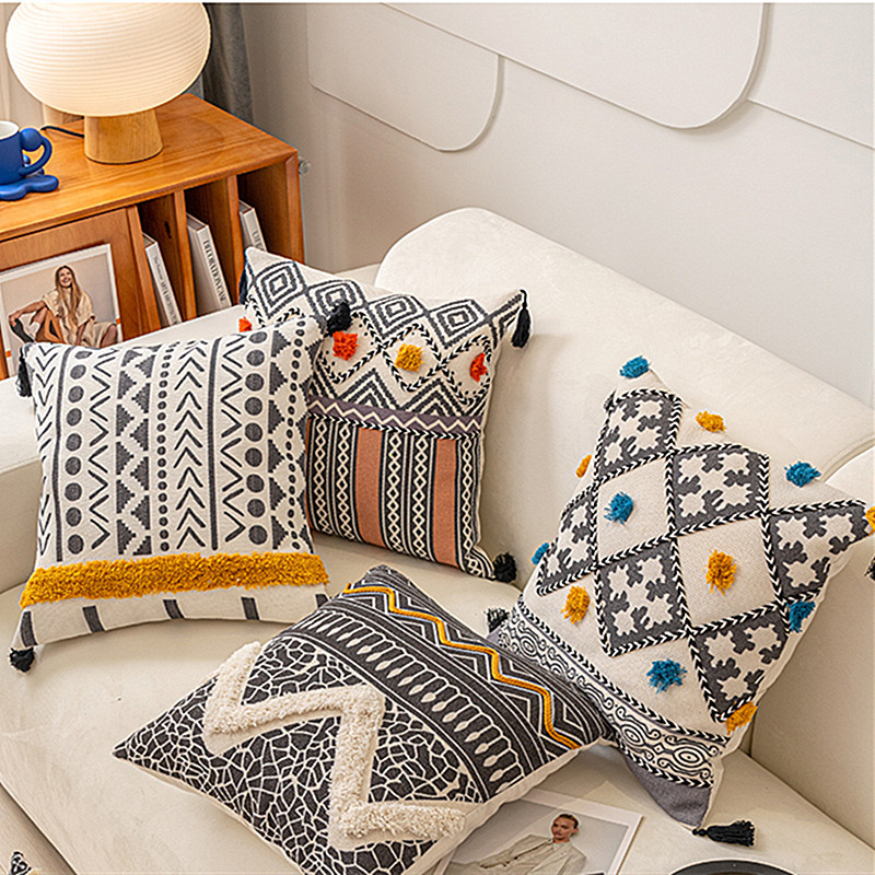 Boho etninė rankinė kuokštinė pagalvės užvalkalas siuvinėjimas pagalvėlės užvalkalas Rudas pagalvės užvalkalas su kutais 45x45cm namų dekoravimas