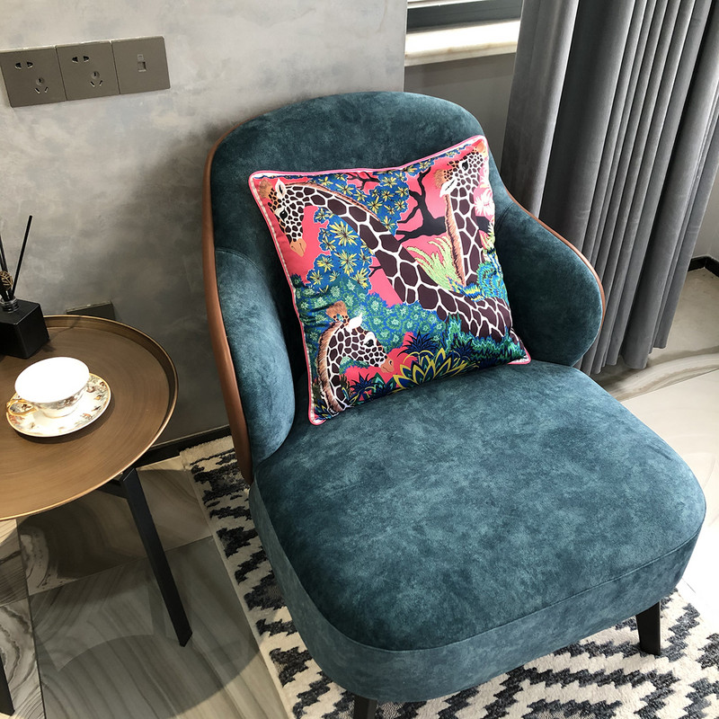 Σχέδιο επωνυμίας Three Giraffes Silk Throw Μαξιλάρι μόδας Μαξιλαροθήκη Καναπές Καρέκλα αυτοκινήτου Μαξιλάρι οσφυϊκής κάλυψης Μαξιλάρι πλάτης 2022