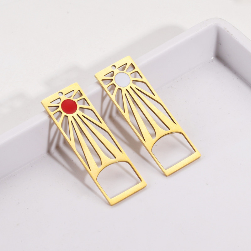 4db Rozsdamentes acél Tanjiro fülbevaló Demon Slayer hosszú fülbevaló Anime Cosplay kellékek Hanafuda Drop Diy Sun Launch Charms medál