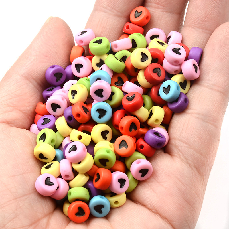 Šarene 4*7 mm plosnate okrugle crne srčane akrilne perle za izradu nakita, materijali za narukvice, ogrlice, perle za izradu nakita.