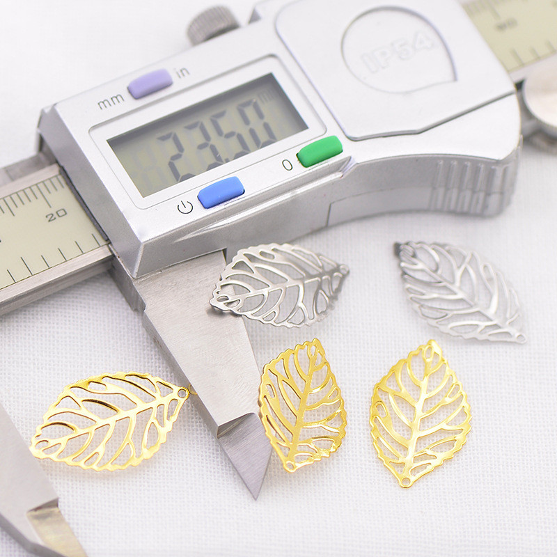 20 komada pozlaćenih privjesaka od nehrđajućeg čelika s lišćem Ručno izrađeni DIY europski privjesci za narukvice i privjeske Dodaci za izradu nakita