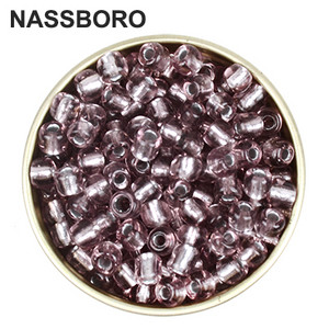 Nagykereskedelmi 4 mm-es gyöngyök/ezüst bélelt/üveggyöngyök cseh/gyöngy- és ékszerkészítés/távtartók/báj/nagy lyuk/ barkácsvarrás
