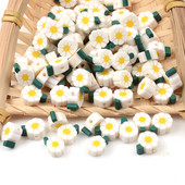 30 komada bijelih prekrasnih polimernih odstojnika u obliku cvijeta, labavih glinenih perli za izradu nakita, narukvica, DIY pribor