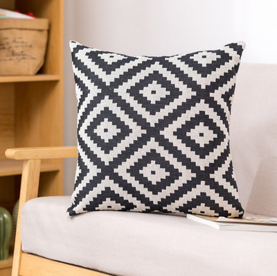 Crne geometrijske žakard jastučnice s resicama Ukrasna jastučnica za dom 50x50 cm Žive kićanke za kauč na razvlačenje Ukras za dom