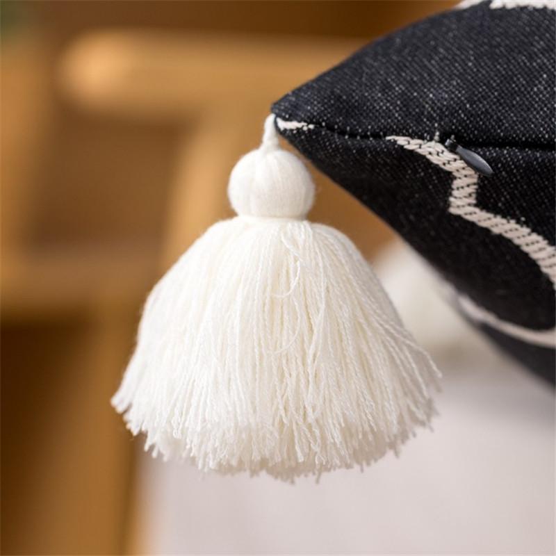 Crne geometrijske žakard jastučnice s resicama Ukrasna jastučnica za dom 50x50 cm Žive kićanke za kauč na razvlačenje Ukras za dom