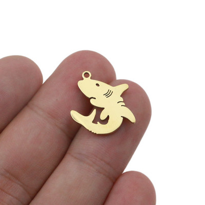 5 vnt ryklio jūros žuvies nerūdijančio plieno žavūs pakabukai papuošalams gaminti auksu padengti ryklio vandenyno gyvūnų pakabukai, žavesio didmeninė prekyba