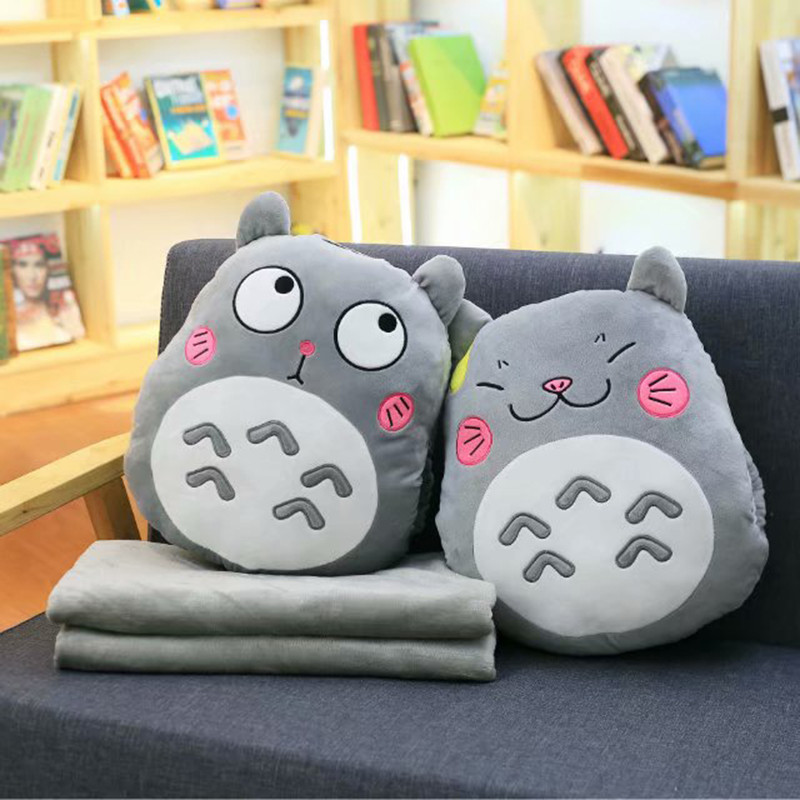 Totoro pliušinė pagalvė daugiafunkcė 3 viename svaidoma pagalvė Totoro rankų šilta pagalvės pagalvė kūdikiui antklodė, prikimštas anime figūrėlės žaislas
