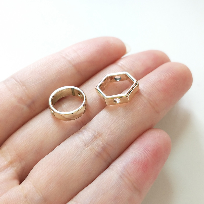 2021 m. Nauji 10 vienetų / maišelis 12 mm aukso vario metalo apvalios didelės skylės karoliukai viduryje gali dėvėti karoliukus „pasidaryk pats“ papuošalų priedai