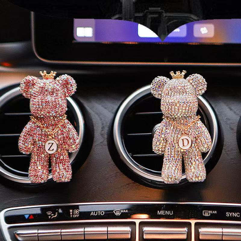 Novi Charm Bear Osvježivač zraka Ukrasi Kreativni kristalni dijamantni ukras Ogrlica Outlet Dodaci za aromaterapiju automobila