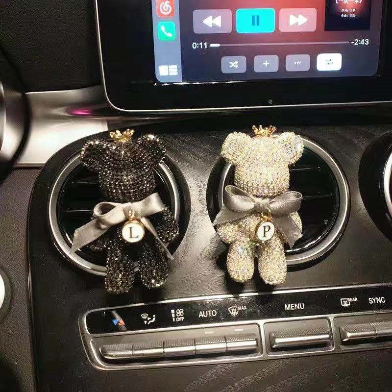 Novi Charm Bear Osvježivač zraka Ukrasi Kreativni kristalni dijamantni ukras Ogrlica Outlet Dodaci za aromaterapiju automobila